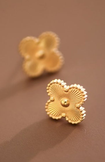 18K Gold Clover Stud